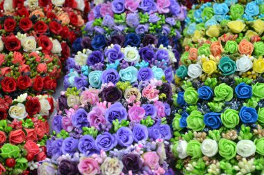 Gül ve diğer çiçek düğün Çelenkleri