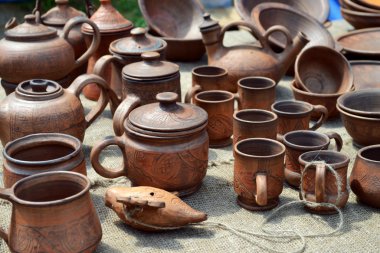 el yapımı kil tencere bir sürü