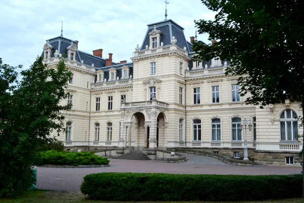 LVIV, UKRAINE - JUNE 29, 2015: The beautiful Potocki Palace in Lviv, Ukraine — Stock Photo, Image