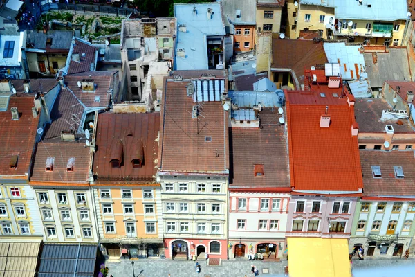 LVIV, UKRAINE - JUNE 29, 2015: cityscape topview of Lviv downtown and roofs — Stock Photo, Image
