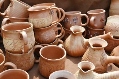 el yapımı kil tencere bir sürü