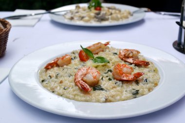 Tiref karides ve özel Arborio pirinç lezzetli risotto