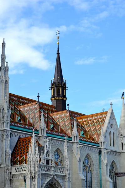 Una famosa iglesia católica romana de Matías ubicada en Budapest, Hungría — Foto de Stock