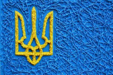 Ukraynalı trident sembolü Ukrayna Ulusal sarı ve mavi renkler-