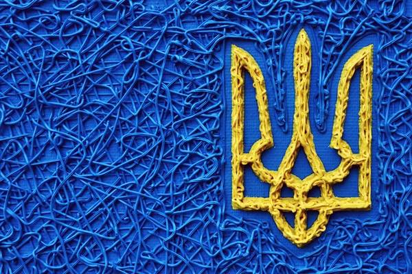 Ukraynalı trident sembolü Ukrayna Ulusal sarı ve mavi renkler-