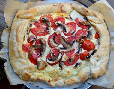 Pasta Domates ve mantar ile