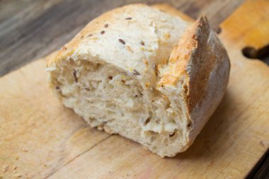 Ev yapımı taze pişmiş lezzetli ekmek.