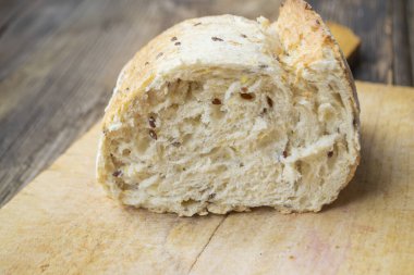 Ev yapımı taze pişmiş lezzetli ekmek.