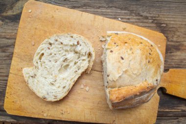 Ev yapımı taze pişmiş lezzetli ekmek.