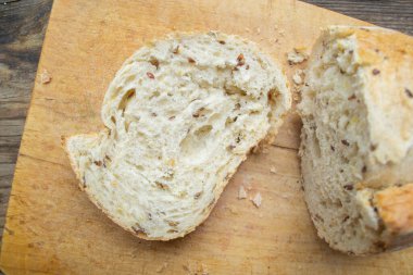 Ev yapımı taze pişmiş lezzetli ekmek.