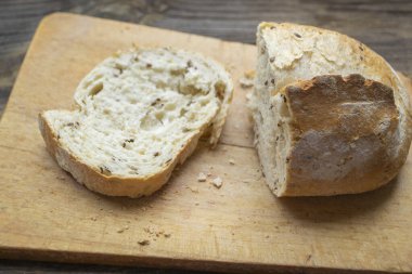 Ev yapımı taze pişmiş lezzetli ekmek.