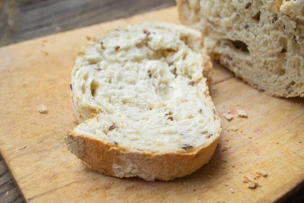 Ev yapımı taze pişmiş lezzetli ekmek.