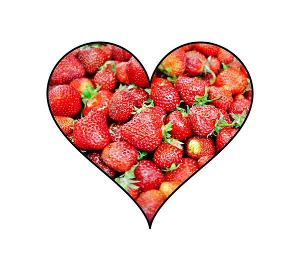 很多的新鲜和美味黑甜草莓在上白色孤立的心的形状 — 图库照片
