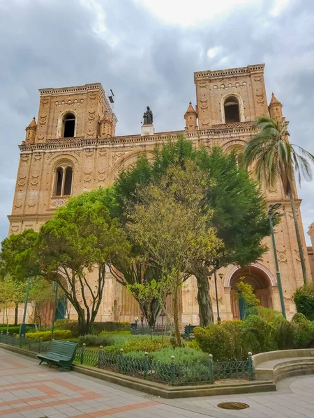 Cuenca Ekvádor Listopadu 2019 Přední Fasáda Dvou Věží Katedrály Neposkvrněného — Stock fotografie