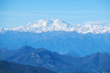 Mont Blanc Massif ve İsviçre Matterhorn, Monte Generoso 'dan alınmıştır (İsviçre)