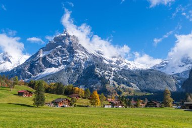 Kandersteg 'deki Dundenhorn Dağı (İsviçre)
