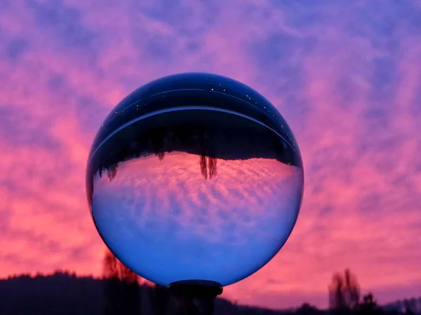 Atardecer de invierno en bola de cristal — Foto de Stock
