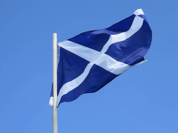 Schotse Vlag Wit Zout Blauw Veld Stoutmoedig Trots Drijvend Wind — Stockfoto