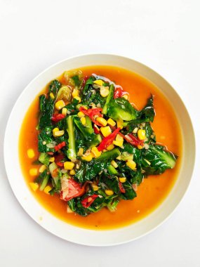 Taze Bok Choy ve Mısır Portakal Sosu Tabağı