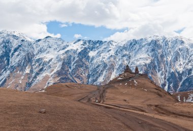 gergeti tsminda sameba Kilisesi