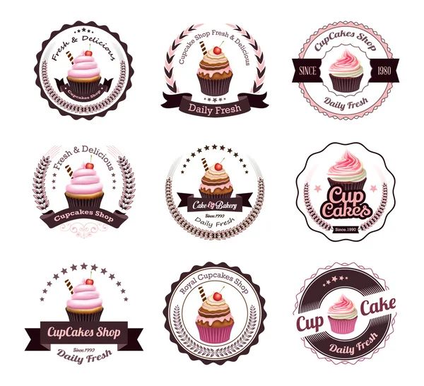 Cupcakes retro vintage e crachás e rótulos de padaria — Vetor de Stock