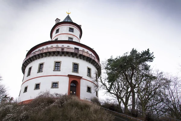 Chateau Humprecht ahşap park ile çevrili avcılık, eski bir oyun rezerv — Stok fotoğraf