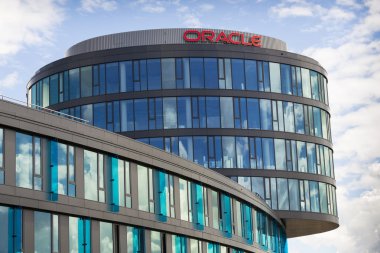 Oracle corporation logosuna 18 Haziran 2016 Prag, Çek Cumhuriyeti Çek bina karargahı.