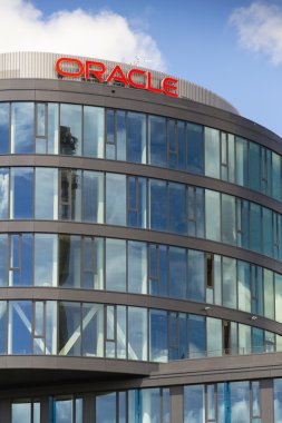 Oracle corporation logosuna 18 Haziran 2016 Prag, Çek Cumhuriyeti Çek bina karargahı.