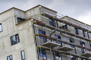 Yatay ev daire şantiye iskele ile fotoğrafı