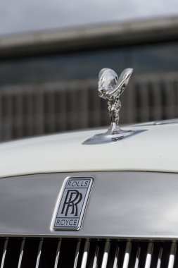 Rolls-Royce Ghost önünde Goodwood bitki üzerinde 11 Ağustos 2016 Road, İngiltere.