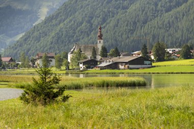 Livigno dağlar kulede telekomünikasyon cep telefonu vericileri 