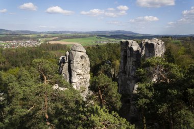 Kumtaşı kaya bohem cennette Hruba Skala Castle çevresinde