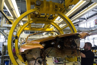 Rolls-Royce otomobilleri 11 Ağustos 2016'da Westhampnett, İngiltere'deki Goodwood fabrikasında üretim hattında yer alıyor. Rolls-Royce Paris Motor Show atlar.