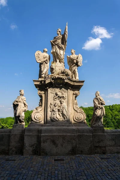 Socha Václava Před Jezuitskou Univerzitou Kostela Barbory Kutná Hora Slunečný — Stock fotografie