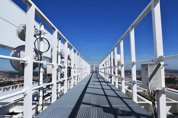 Construção Para Transmissores Rede Celular Banda Larga Torre Telecomunicações Conceito — Fotografia de Stock