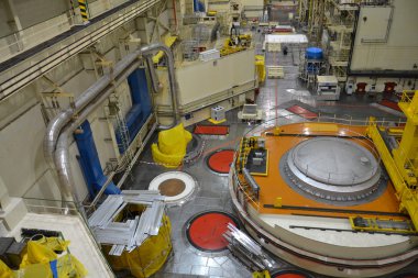 Nükleer reaktör salonda bir santral