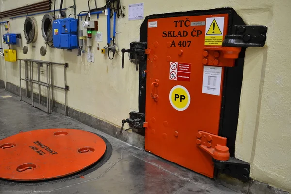 Salle des réacteurs nucléaires dans une centrale électrique — Photo