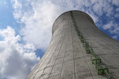 Nükleer Santrali'nde soğutma kuleleri