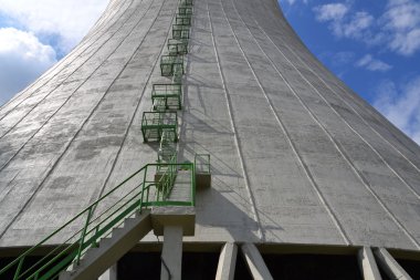 Nükleer Santrali'nde soğutma kuleleri