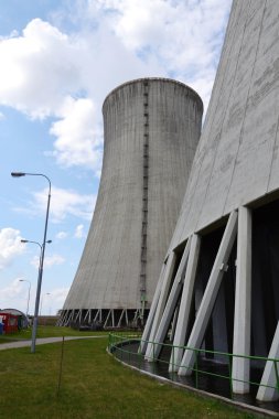 Nükleer Santrali'nde soğutma kuleleri