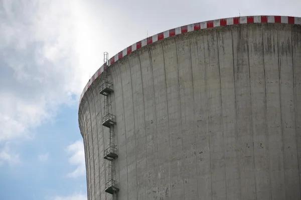 Tężnie w elektrowni jądrowej — Zdjęcie stockowe