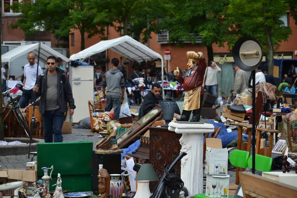 Flea market on Place du Jeu de Balle in Brussels, Belgium — Stock Photo, Image