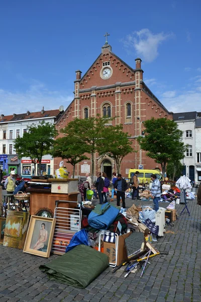 Flea market on Place du Jeu de Balle in Brussels, Belgium — Stock Photo, Image
