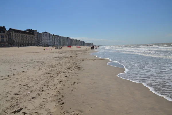 Strandpromenade i Oostende, Belgien - Stock-foto