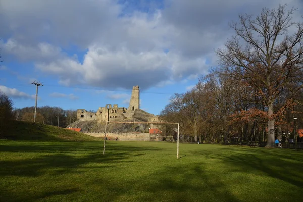 Ruines du château d'Okor — Photo