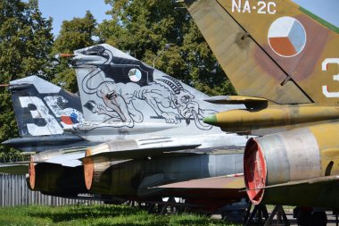 Askeri uçaklarda eski bir Havaalanı