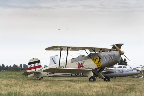 Tyska skolflygplan Bucker Bu 131 Jungmann används av Luftwaffe under andra världskriget. — Stockfoto