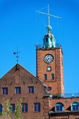 Göteborg, İsveç 'in merkezindeki Kvarnberget' teki Navigasyon okulu binası güneşli bir gün.