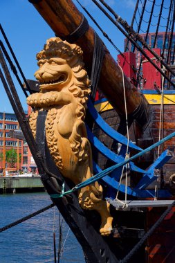 Dünyanın en büyük okyanusu tahtadan yelkenli gemi, tarihi İsveçli Hintli Hintli Gotheborg 'un kopyası 12 Mayıs 2025' te İsveç 'in Göteborg kentinde Eriksberg limanına yanaştı..