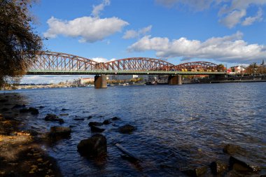 Eski Vysehrad demiryolu köprüsü Nusle Vadisi 'ni Smichov, Vyton, Prag, Çek Cumhuriyeti' ne bağlıyor.